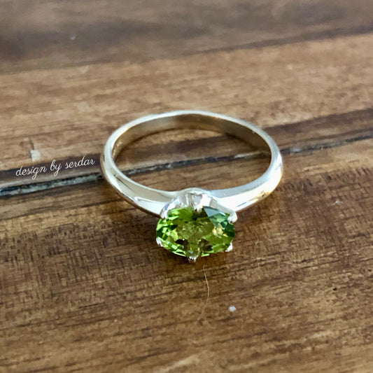 1.13 CT. Peridot 14K Gold Solitaire Ring